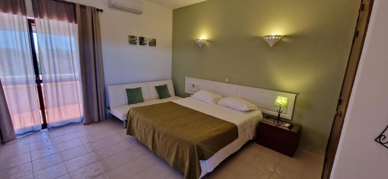 Casa Rosa Montes Hotel Praia Da Luz Luaran gambar